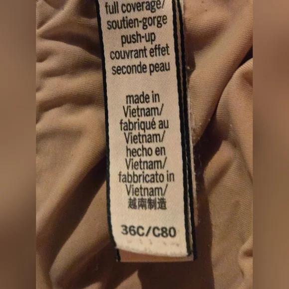 Victoria's Secret Nude Bra - Picture 7 of 10